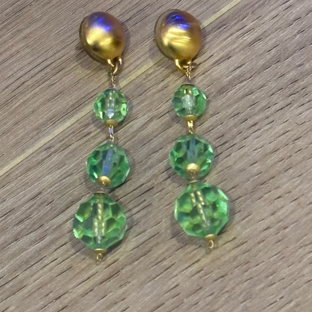 Elegant Vintage Green and Gold Drop Earrings - Picture 3 of 6
